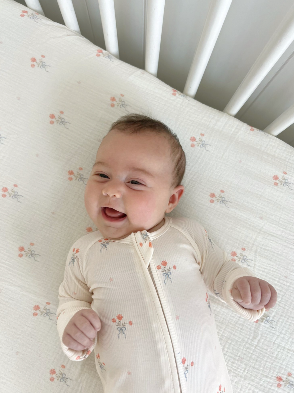 Bowquet Cotton Gauze Crib Sheet