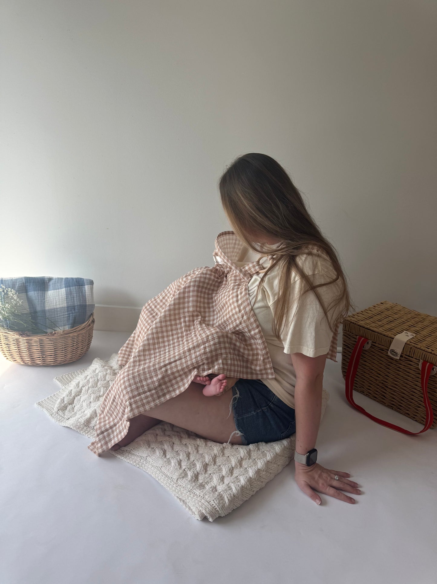 TISU nursing cover & matching storage bag, Beige Gingham