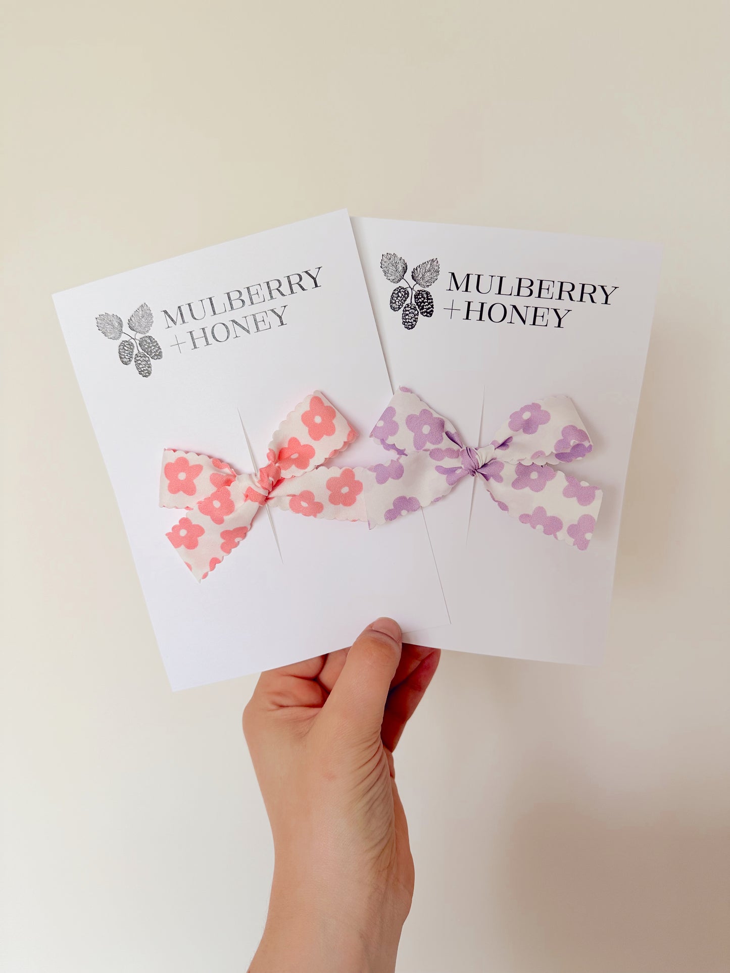 Scalloped Daisy Handtied Bow - Violet
