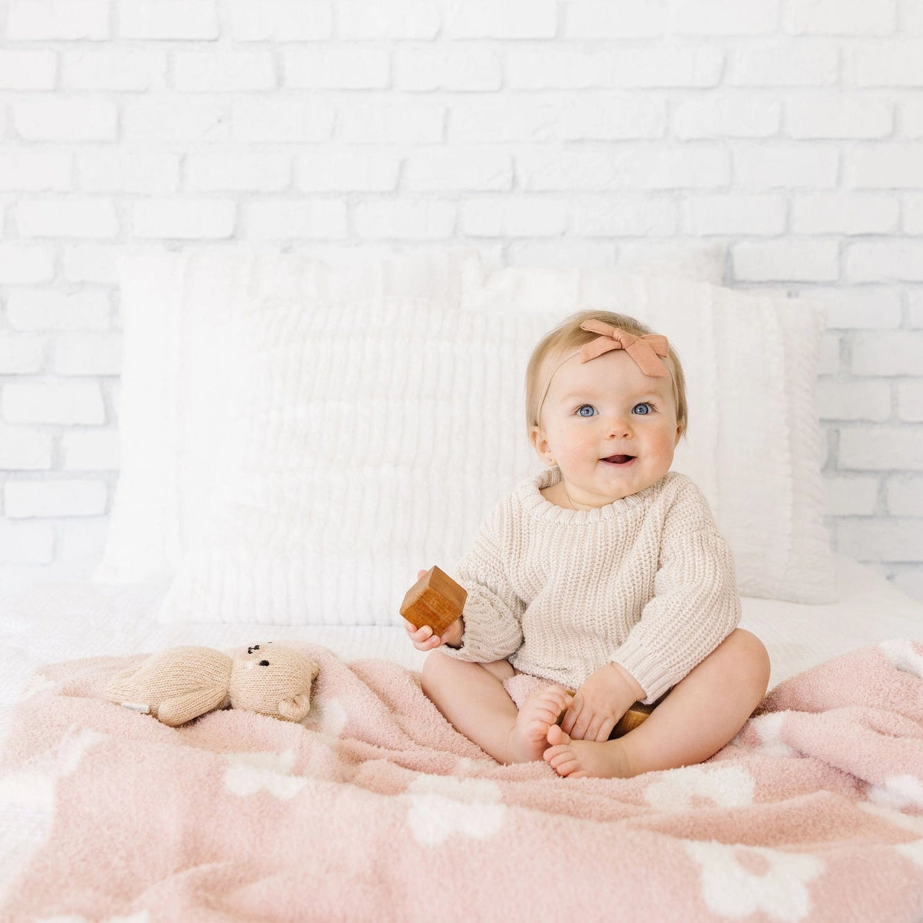 Pink Daisy Blush Blanket