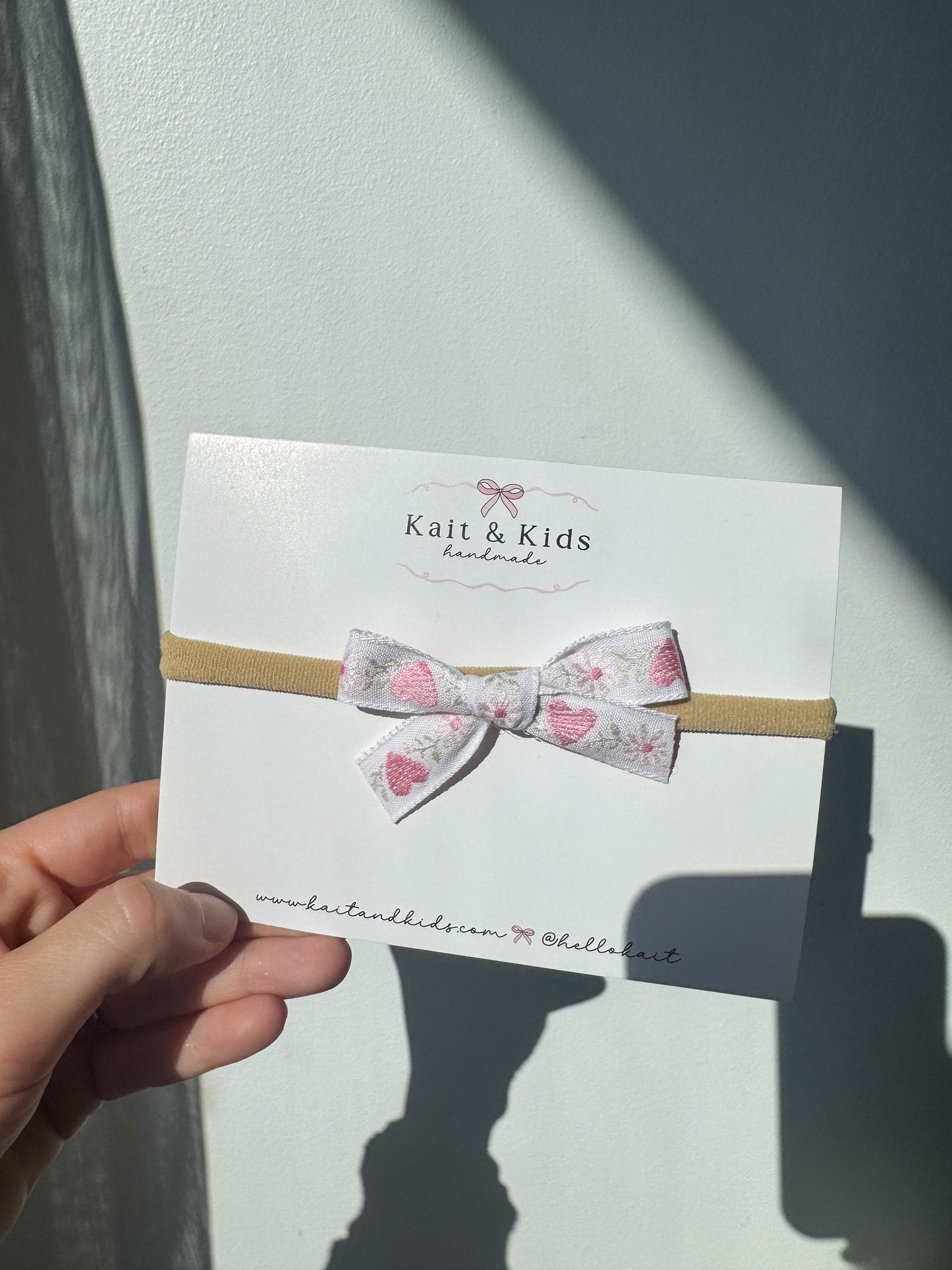 Skinny embroidered heart + daisy ♡ headband