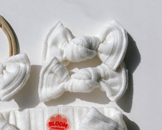 White Wide Fuzzy Ribbed BloomCLIPS